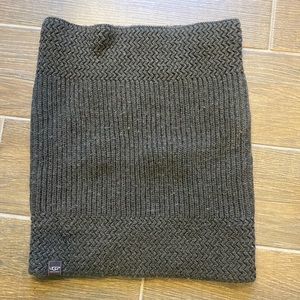 Ugg rib knit tube scarf